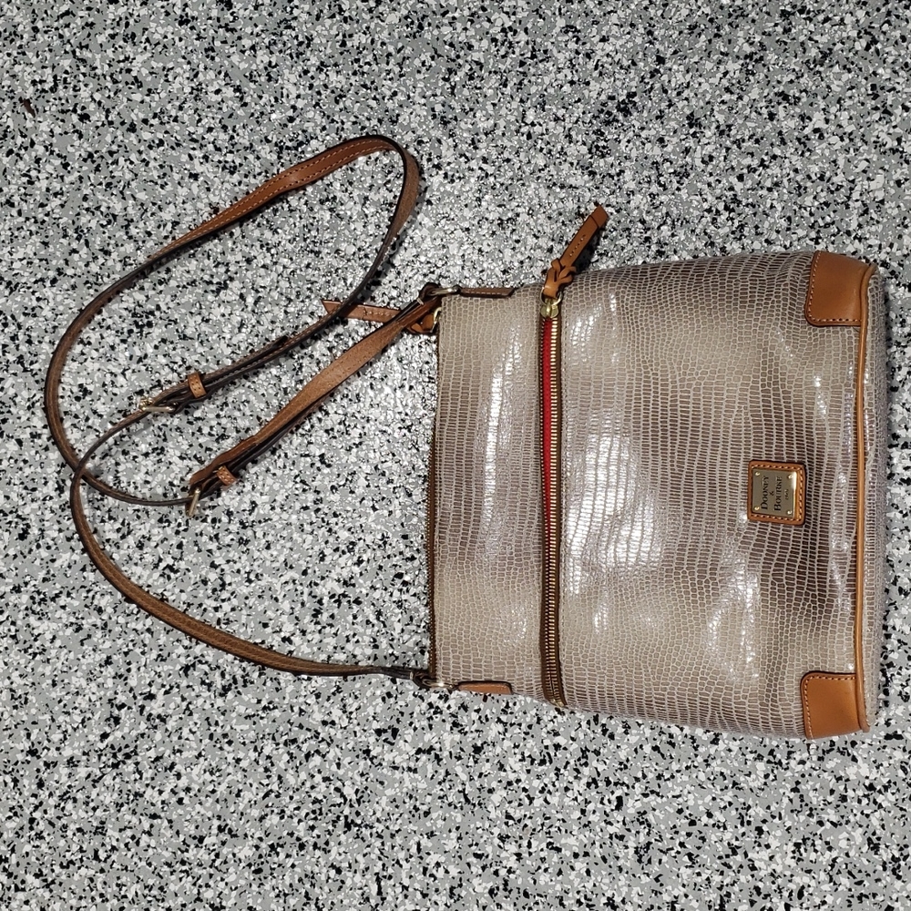 Dooney & Bourke crossbody purse